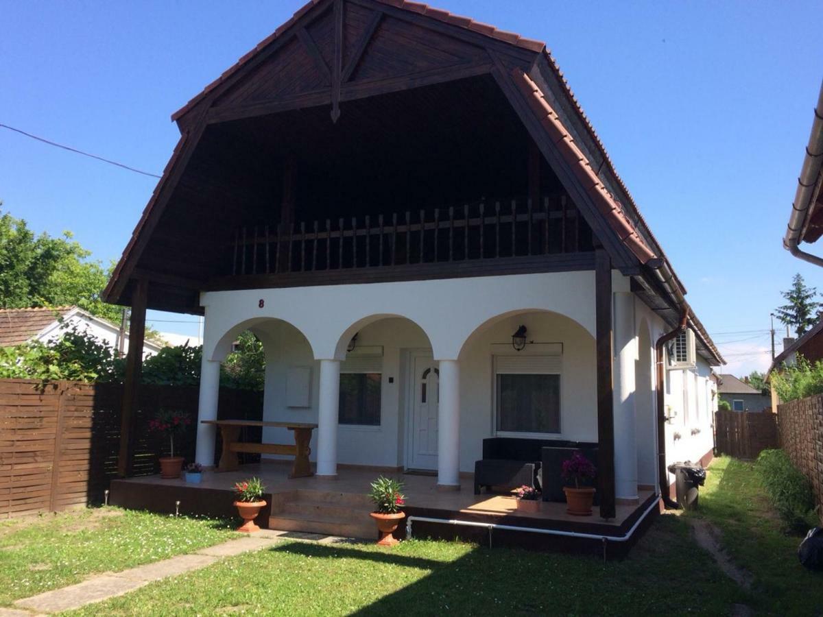 Julianna Apartmanhaz Balatonlelle Zewnętrze zdjęcie
